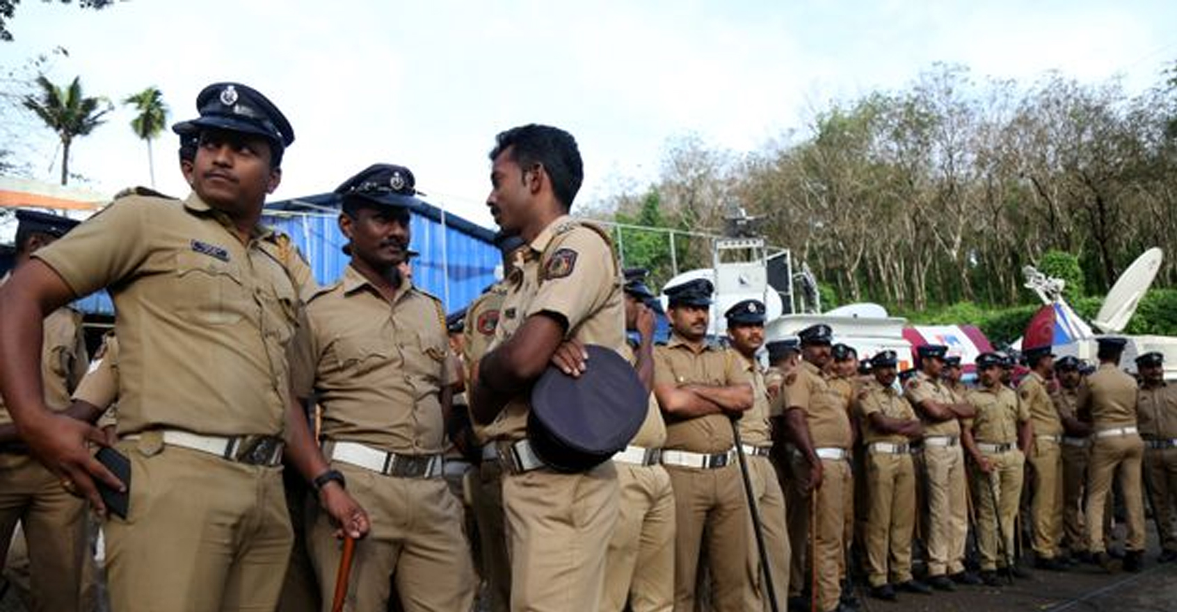 മന്ത്രിമാർ പങ്കെടുത്ത അദാലത്തിൽ പോലീസുദ്യോഗസ്ഥർക്ക് മുഴുപ്പട്ടിണി