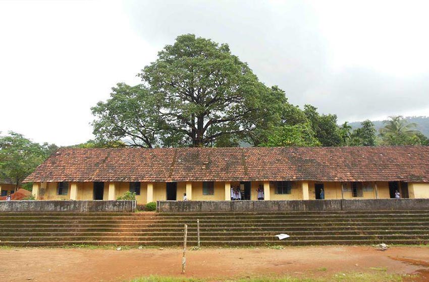 അസിസ്റ്റന്റ് എൻജിനീയറുടെ പിടിവാശി പിടിഏ കമ്മിറ്റിക്ക് ലക്ഷങ്ങളുടെ നഷ്ടം