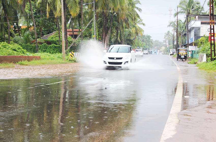 കെഎസ്ടിപി വക സൗജന്യ വാട്ടർ സ്പ്രേ….