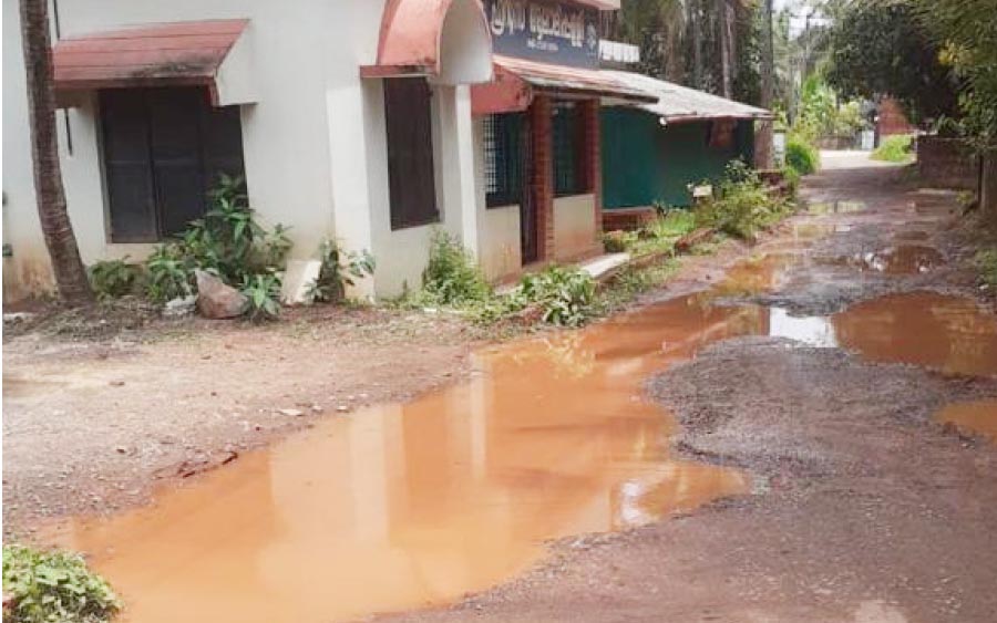 പത്ത് വർഷമായി നന്നാക്കാതെ അലാമിപ്പള്ളി ക്ലബ്ബ് റോഡ്