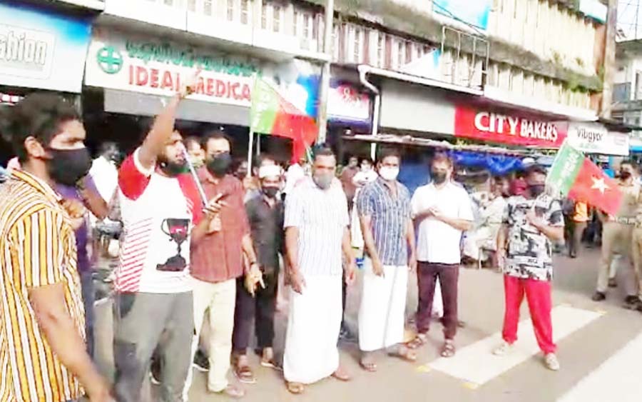 പ്രകടനം നടത്തിയ എസ്ഡിപിഐക്കെതിരെ കേസ്സ്; ഡിവൈഎഫ്ഐക്ക് കേസ്സില്