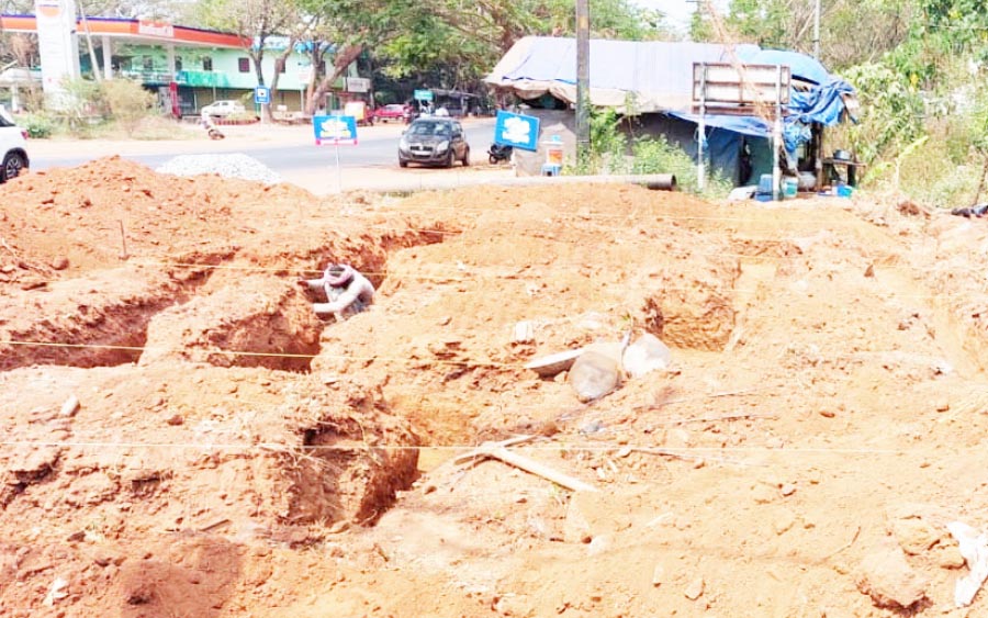 വിവാദ വിശ്രമ കേന്ദ്രം നിർമ്മാണം തുടങ്ങി