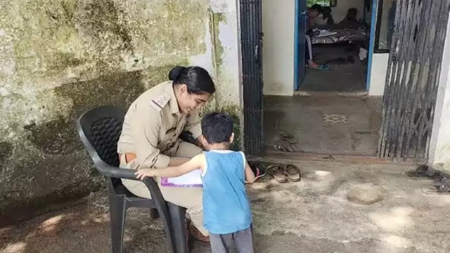 മിഠായി അമ്മ മോഷ്ടിച്ചതിന് കേസ്; മൂന്ന് വയസുകാരന് മന്ത്രിയുടെ സമ്മാനം