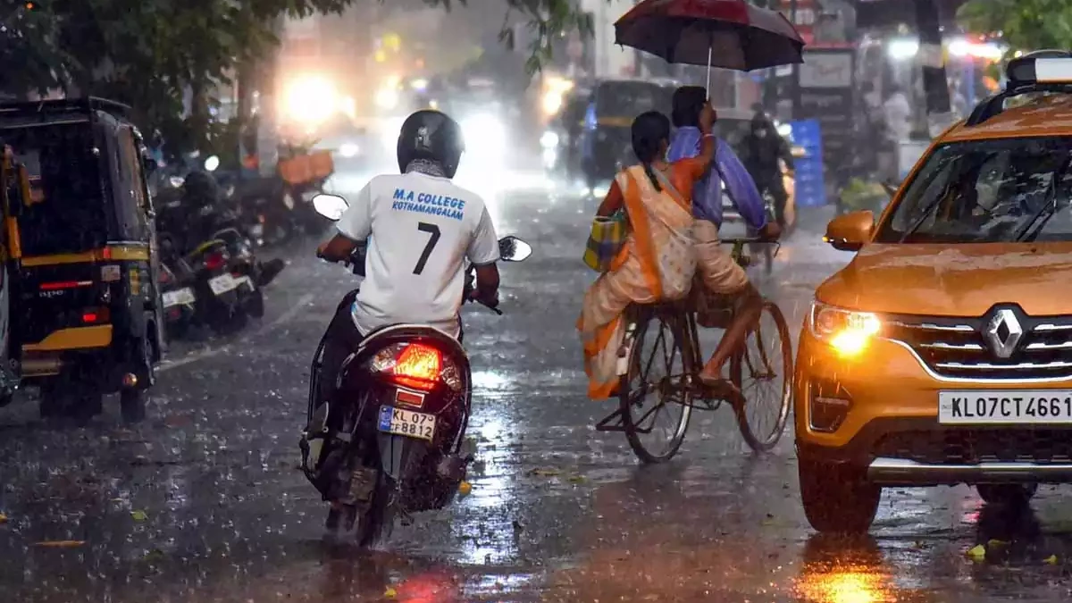 സംസ്ഥാനത്ത് മഴ മുന്നറിയിപ്പിൽ മാറ്റം; 9 ജില്ലകളിൽ ഓറഞ്ച് അലർട്ട്