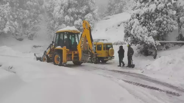 ഉത്തരാഖണ്ഡിൽ മഞ്ഞിടിഞ്ഞ് കാണാതായവർക്കുള്ള തിരച്ചിൽ തുടരുന്നു; വെല്ലുവിളിയായി മഞ്ഞുവീഴ്ച്ച