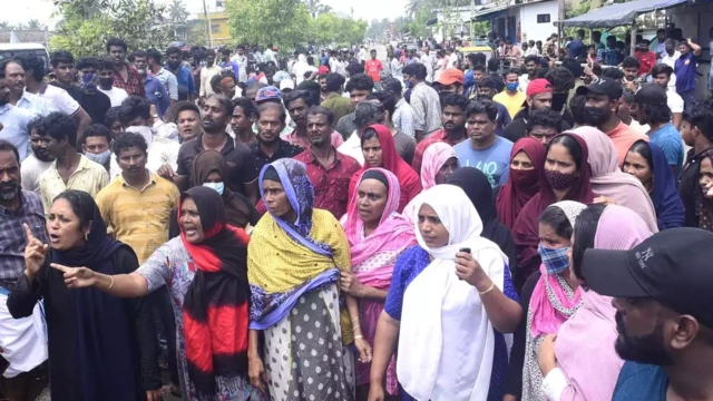 കോതി സമരത്തിൽ കുട്ടികളെ പങ്കെടുപ്പിച്ചതിനെതിരെ കേസെടുത്ത് പൊലീസ്