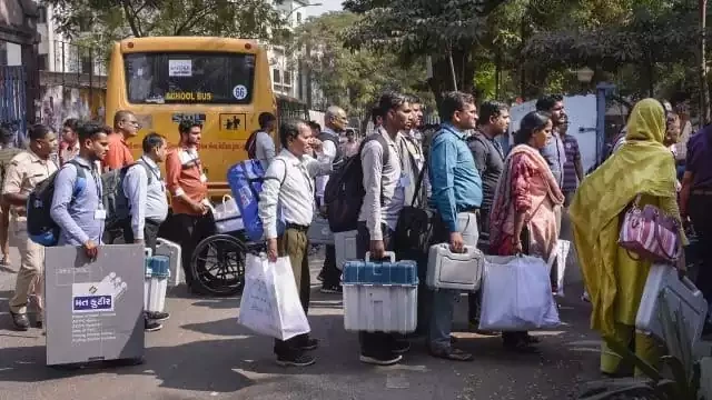 ഗുജറാത്ത് പോളിംഗ് ബൂത്തിലേക്ക്; ആദ്യഘട്ട വോട്ടെടുപ്പ് ഇന്ന്