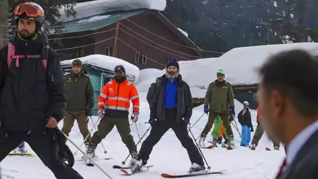 കശ്മീരിൽ രണ്ട് ദിവസം അവധിയാഘോഷിച്ച് രാഹുൽ; വീഡിയോ വൈറൽ